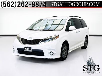 Used 2017 Toyota Sienna SE
