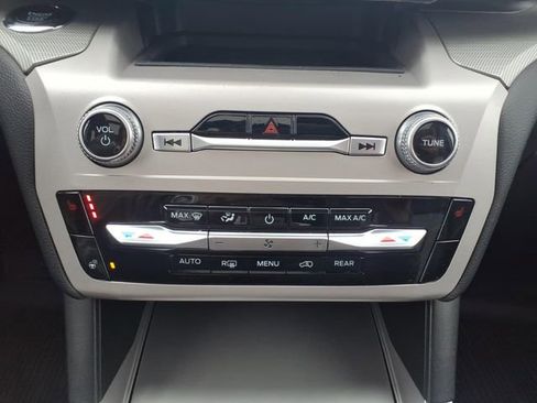 Certified 2023 Ford Explorer XLT w/ Equipment Group 202A image 21