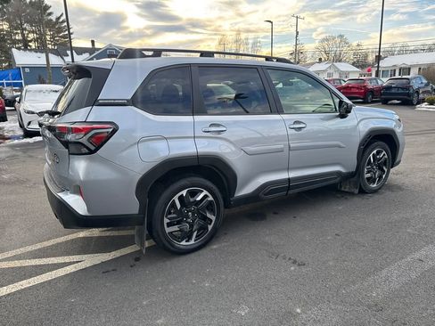 Used 2025 Subaru Forester Limited image 5