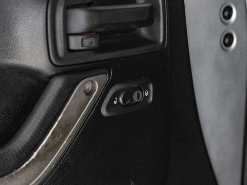 Used 2011 Jeep Wrangler Unlimited Sport image 36