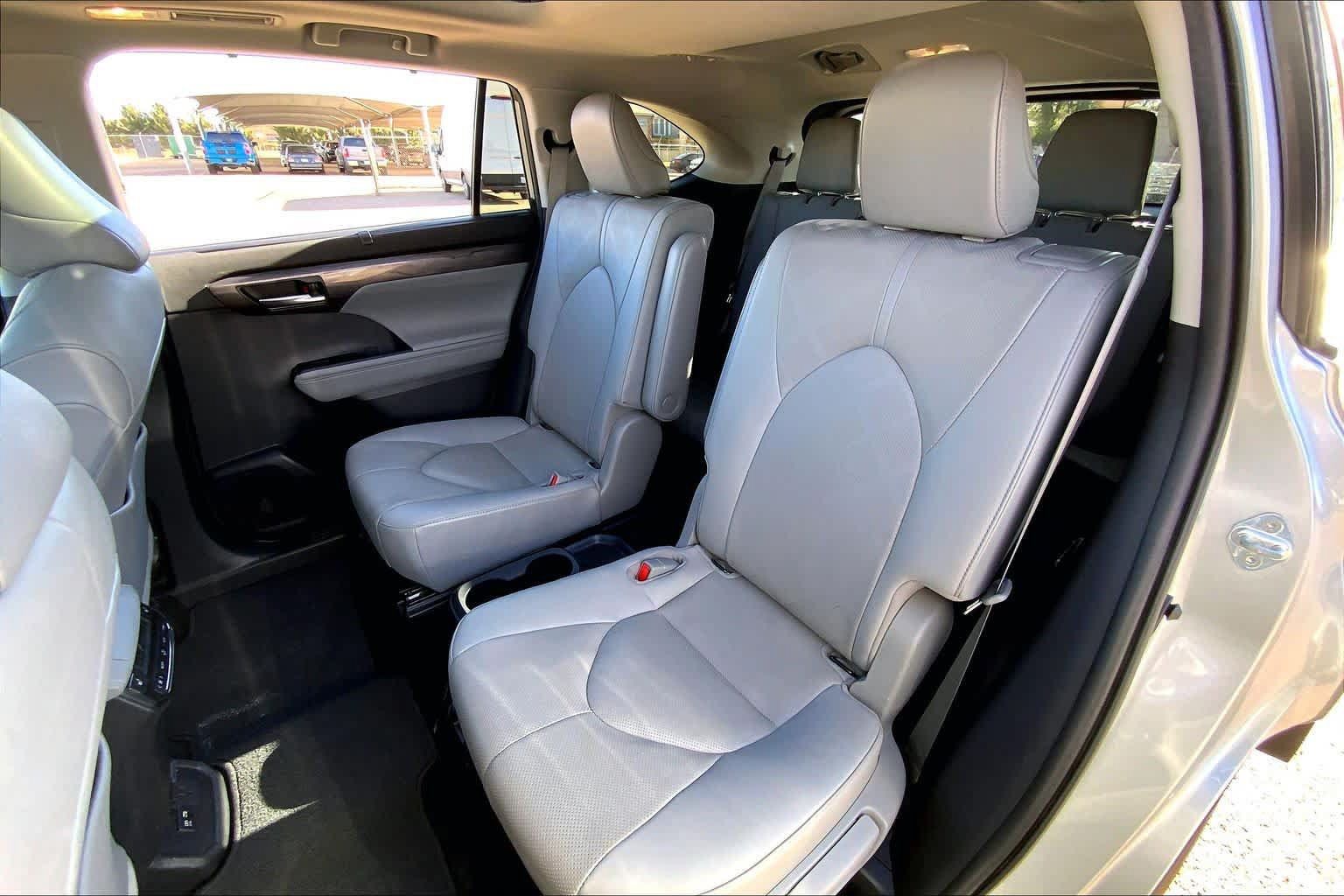 Used 2020 Toyota Highlander Platinum AWD/4WD image 53