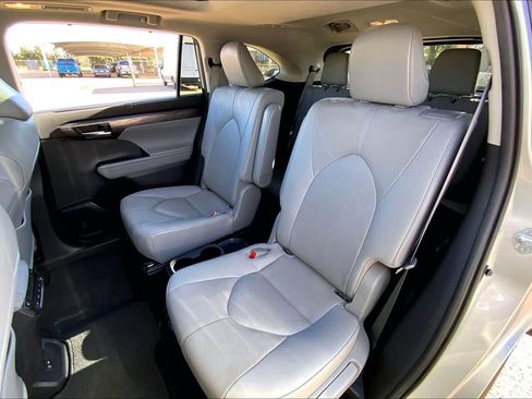 Used 2020 Toyota Highlander Platinum AWD/4WD image 53