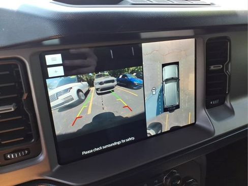 Used 2023 Ford Bronco Outer Banks AWD/4WD image 32