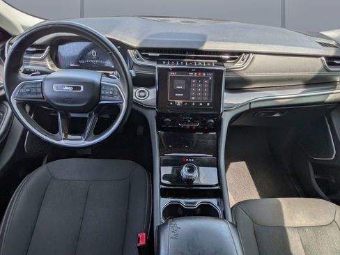 Used 2021 Jeep Grand Cherokee L Laredo w/ Luxury Tech Group I AWD/4WD image 15