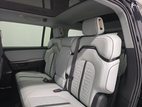 Used 2025 Rivian R1S Adventure Dual AWD/4WD image 21