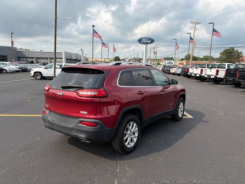 Used 2017 Jeep Cherokee Latitude w/ Comfort & Convenience Group AWD/4WD image 7