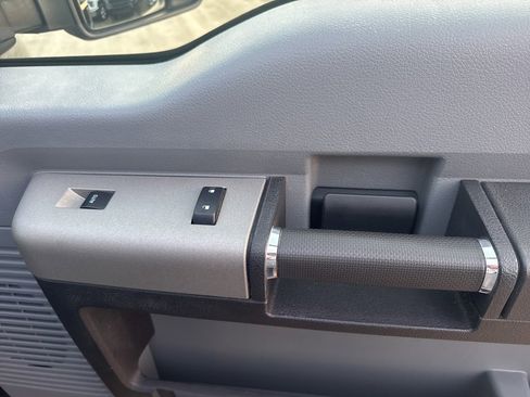 Used 2013 Ford F250 XLT w/ XLT Value Pkg image 28