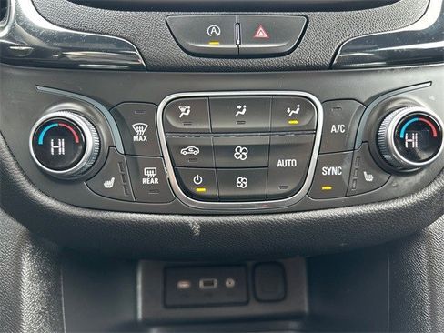 Used 2024 Chevrolet Equinox RS image 27