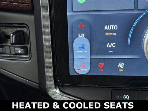 Used 2024 Ford Expedition Limited image 10