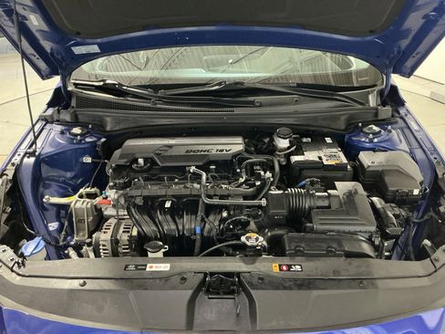 Used 2023 Hyundai Elantra Limited image 35