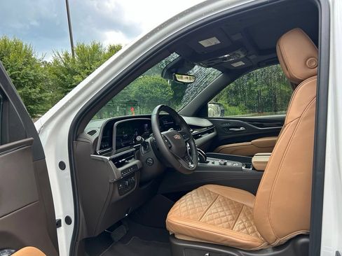 Used 2024 Cadillac Escalade Sport AWD/4WD image 39