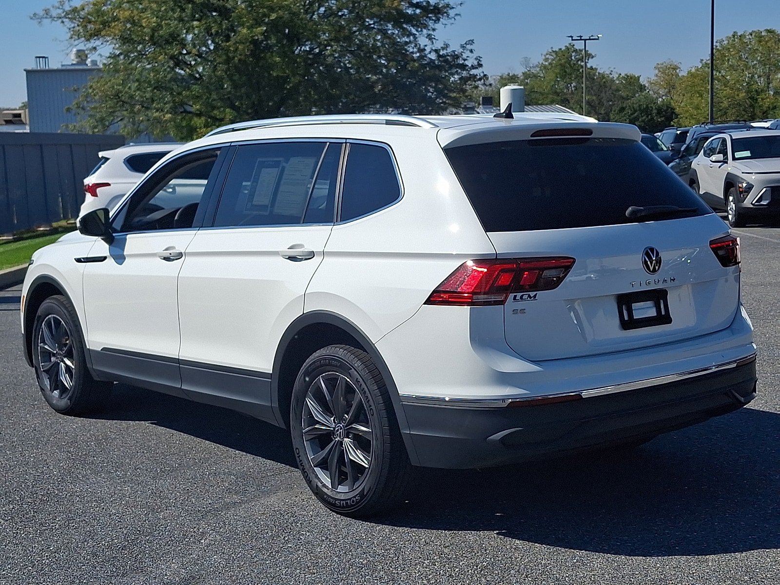 Used 2022 Volkswagen Tiguan SE FWD image 7