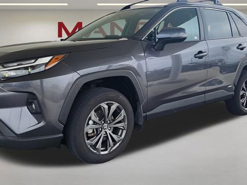 Used 2024 Toyota RAV4 XLE Premium AWD/4WD image 5