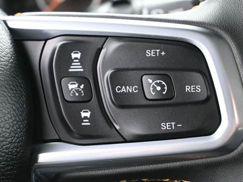 Used 2024 Jeep Wrangler Sahara image 23