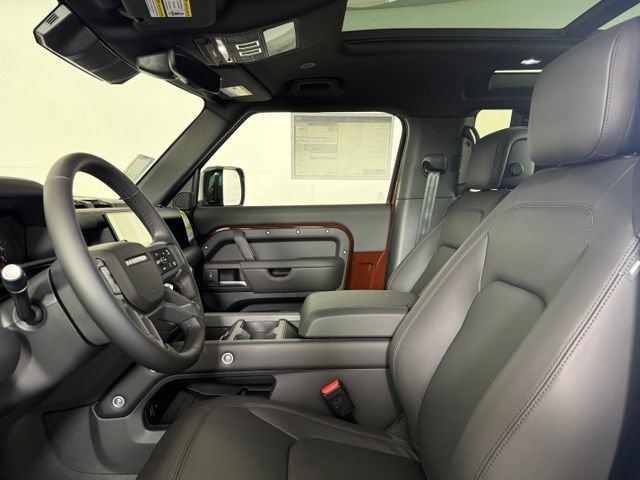 New 2026 Land Rover Defender 90 X-Dynamic SE AWD/4WD image 5