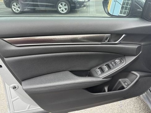 Used 2021 Honda Accord Sport image 9
