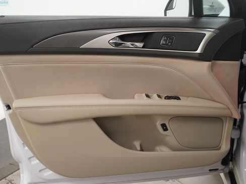 Used 2018 Lincoln MKZ Premiere image 18