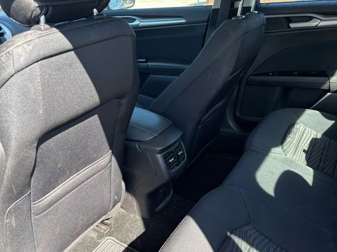 Used 2016 Ford Fusion SE image 17