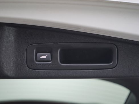 Used 2017 Honda CR-V Touring image 11