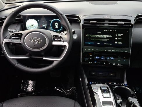 Certified 2023 Hyundai Tucson Limited AWD/4WD image 12