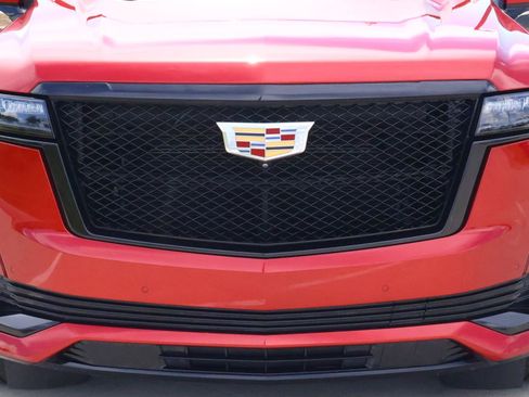Certified 2024 Cadillac Escalade ESV Sport w/ Touring Package AWD/4WD image 8