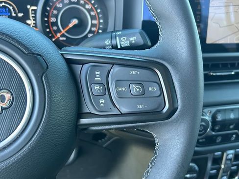 Used 2025 Jeep Gladiator Rubicon AWD/4WD image 22