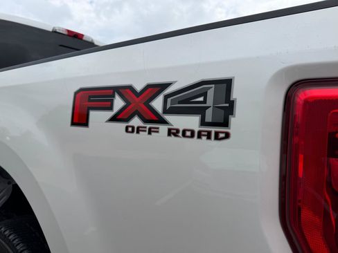 Used 2018 Ford F250 Lariat w/ Lariat Ultimate Package AWD/4WD image 9