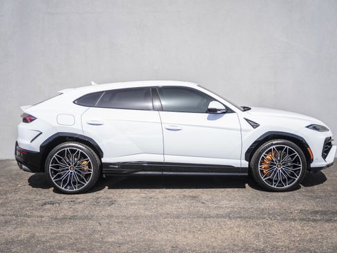 Used 2025 Lamborghini Urus SE AWD/4WD image 6