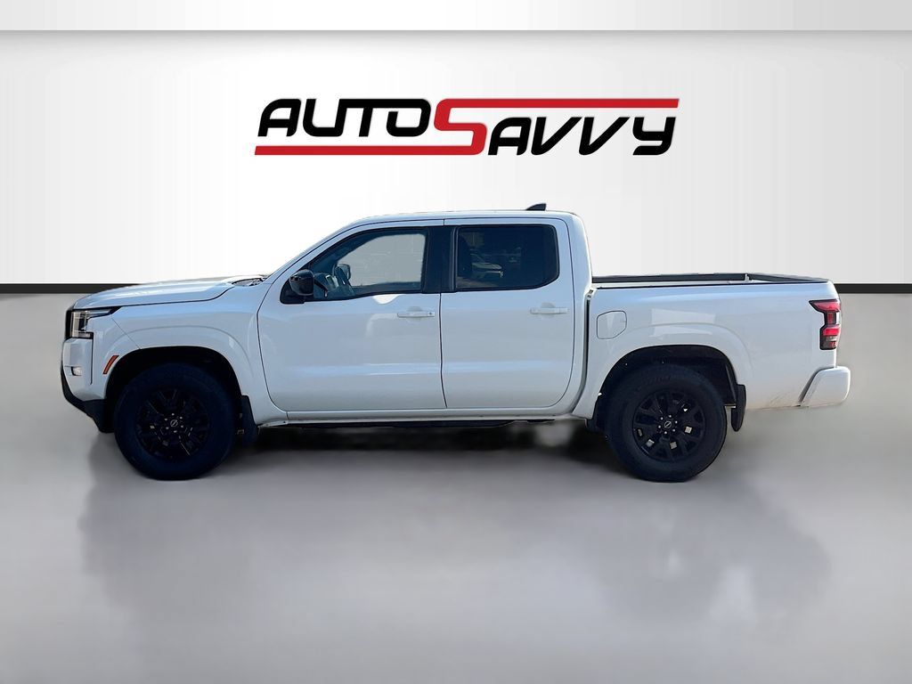 Used 2023 Nissan Frontier SV w/ Midnight Edition Package AWD/4WD image 4