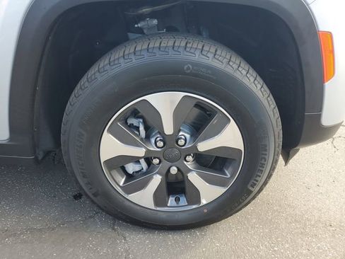 Used 2022 Jeep Grand Cherokee Limited 4xe image 6