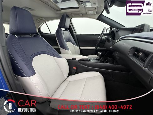 Used 2022 Lexus UX 250h w/ Premium Package AWD/4WD image 36