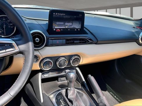 Used 2019 MAZDA MX-5 Miata RF Grand Touring RWD image 6