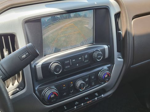 Used 2015 GMC Sierra 2500 SLE w/ SLE Preferred Package AWD/4WD image 19