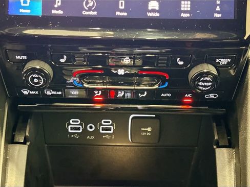 Used 2024 Jeep Grand Cherokee Limited w/ Trailer Tow Package image 16