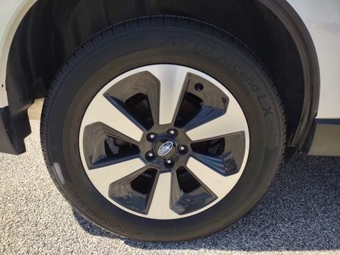 Used 2018 Subaru Forester 2.5i Premium w/ All-Weather Package AWD/4WD image 24