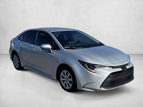 Used 2024 Toyota Corolla LE image 3