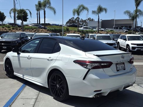 Used 2024 Toyota Camry XSE FWD image 3