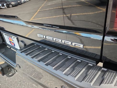 Used 2023 GMC Sierra 3500 Denali w/ Denali Ultimate Package image 15