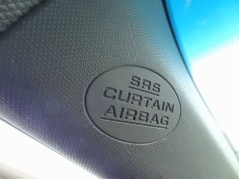 Used 2015 Toyota Camry SE image 19