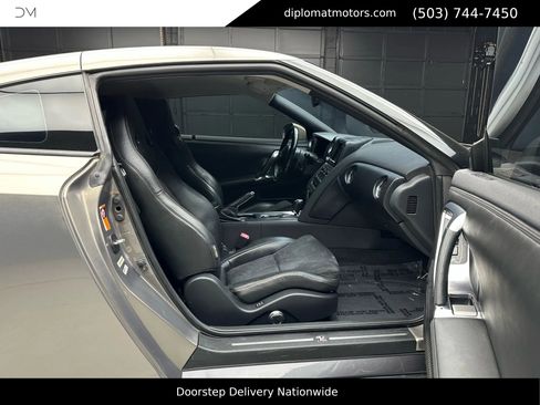 Used 2009 Nissan GT-R Premium image 20