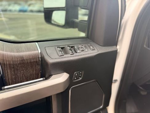 Used 2021 Ford F250 Lariat w/ Lariat Value Package image 45