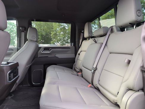 Used 2026 Chevrolet Silverado 2500 LTZ w/ LTZ Convenience Package AWD/4WD image 35