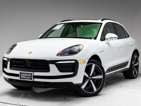 Certified 2026 Porsche Macan AWD/4WD image 1