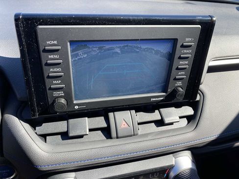 Used 2022 Toyota RAV4 SE image 17