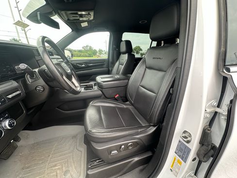Used 2022 GMC Yukon XL Denali AWD/4WD image 23