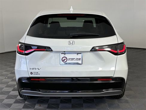 Used 2026 Honda HR-V EX-L image 6