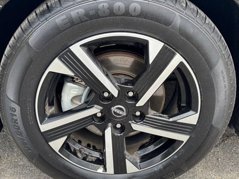 Used 2025 Nissan Sentra SV FWD image 29