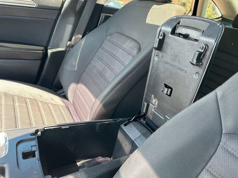 Used 2020 Ford Fusion SE image 31