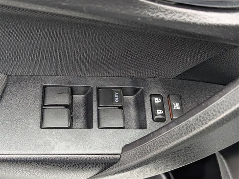 Used 2018 Toyota Corolla LE image 23