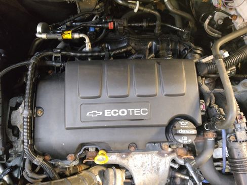 Used 2016 Chevrolet Cruze LT w/ Enhanced Safety Package image 30